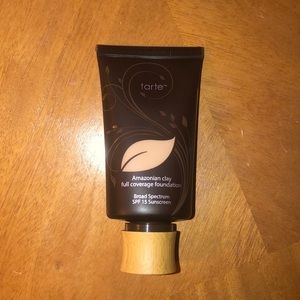 tarte Amazonian Clay Foundation, Light Beige, NIB.